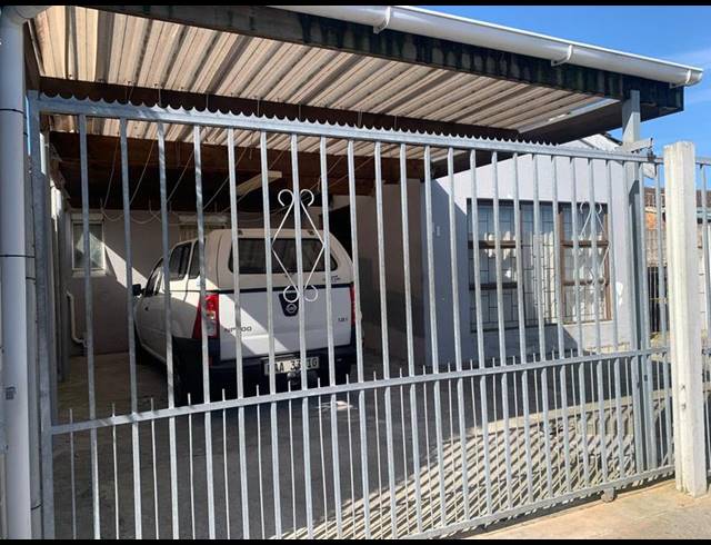 3 BEDROOM HOUSE FOR SALE IN WESTRIDGE